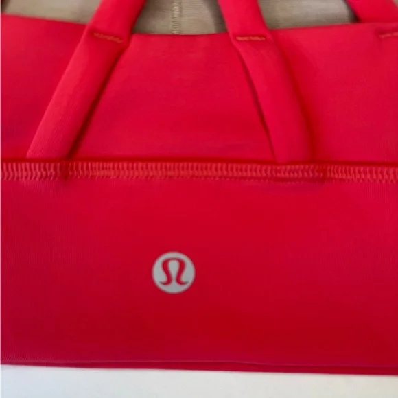 Lululemon size 6 Energy Sports Bra - Picture 3 of 5